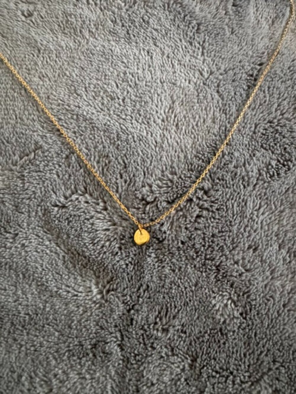 GOLD TONE NECKLACE WITH GOLD BEAD PENDENT - Picture 2 of 3
